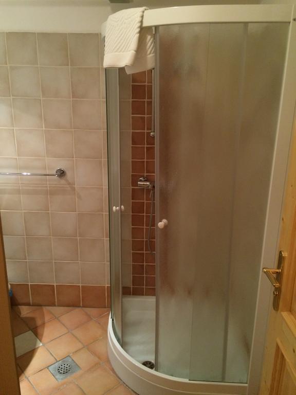 Gostilna Turk Otel Hotedrsica Oda fotoğraf