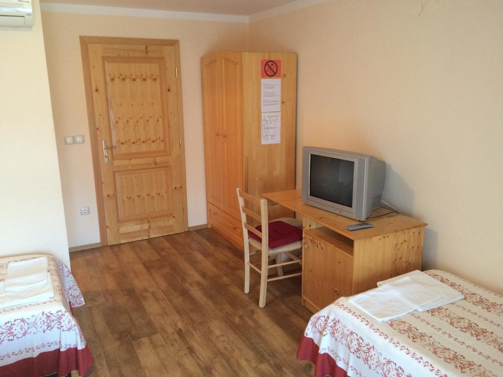 Gostilna Turk Otel Hotedrsica Oda fotoğraf