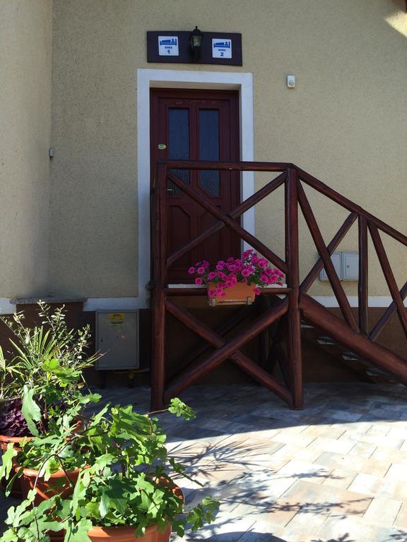 Gostilna Turk Otel Hotedrsica Dış mekan fotoğraf