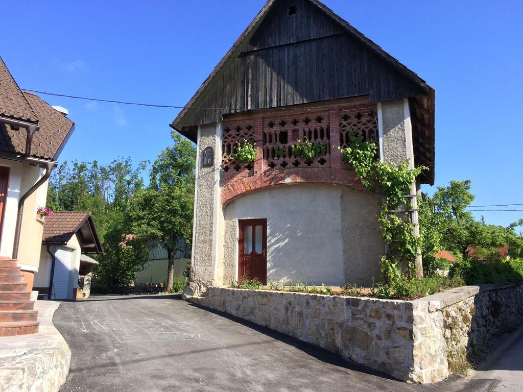 Gostilna Turk Otel Hotedrsica Dış mekan fotoğraf