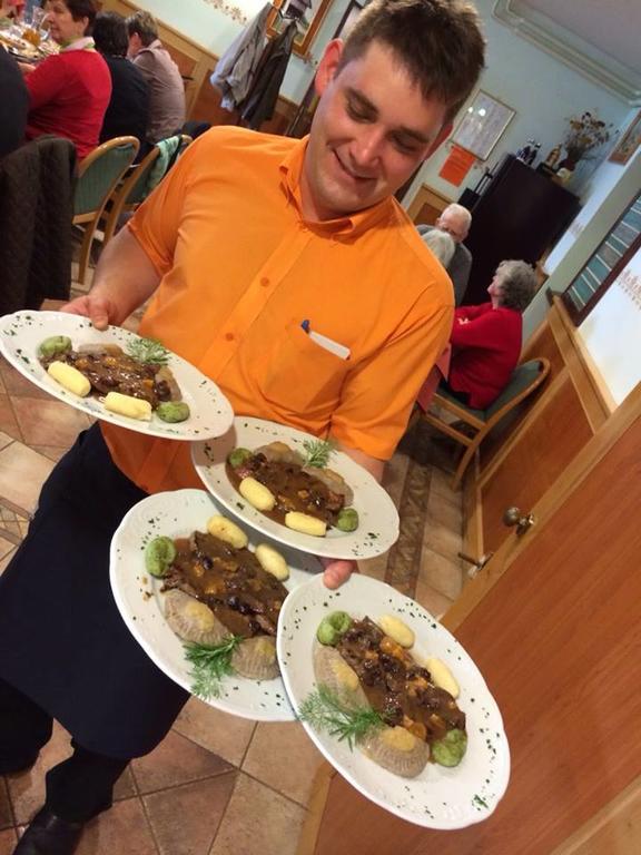 Gostilna Turk Otel Hotedrsica Dış mekan fotoğraf