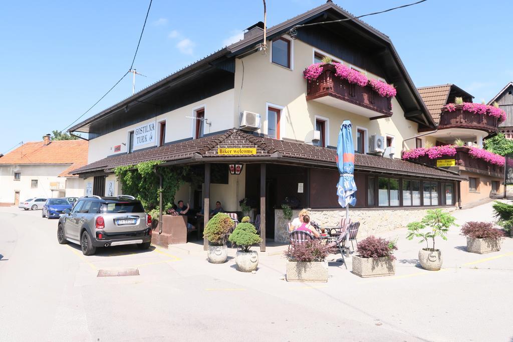 Gostilna Turk Otel Hotedrsica Dış mekan fotoğraf